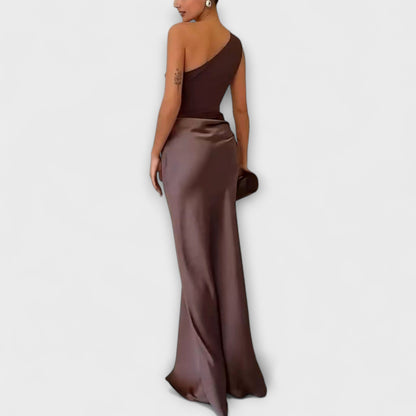 Carmen | Elegante maxi vestido plisado de un hombro